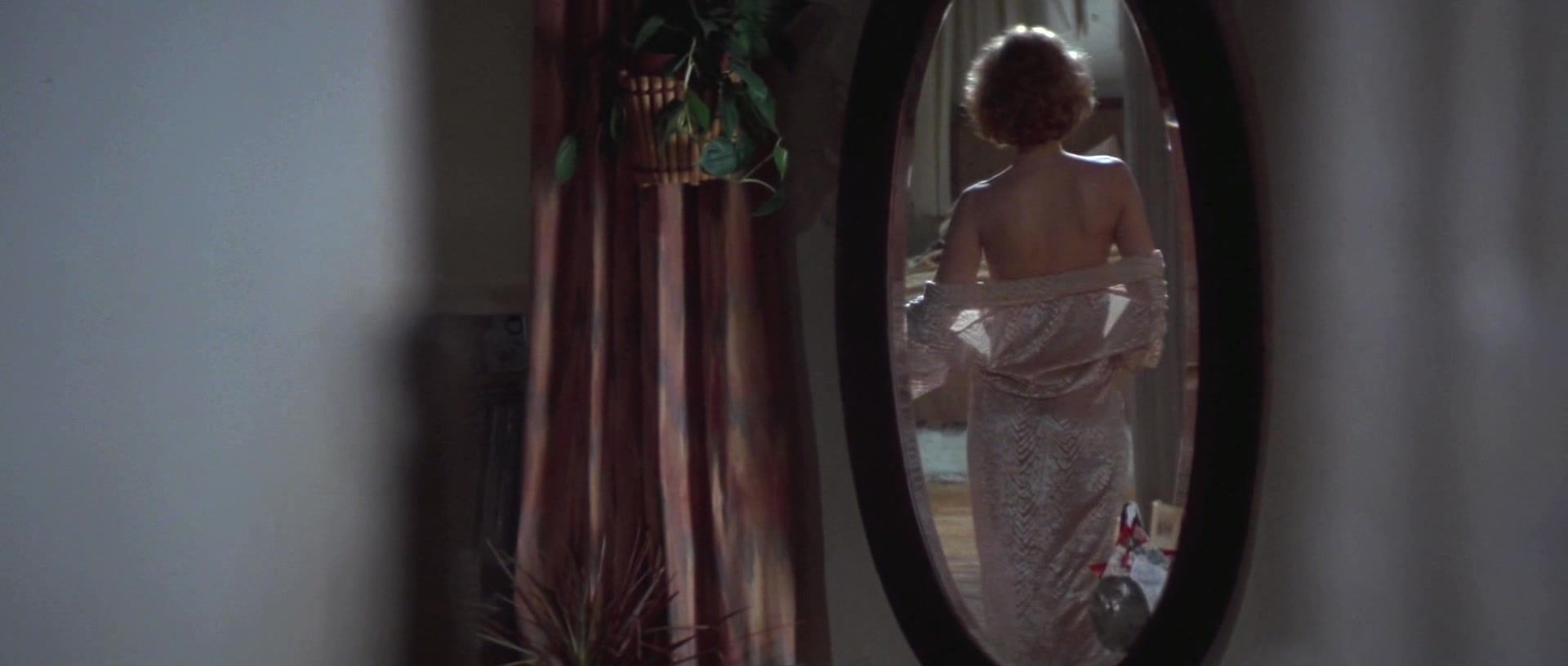 Capri Cavanni Penelope Ann Miller - Carlito's Way (1993) GayLoads