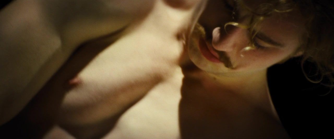 Rebolando Keira Knightley - Anna Karenina (2012) Petite - 2