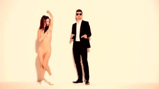 ClipHunter Emily Ratajkowski - Blurred lines (Uncensored with Nude Models Version) Huge Tits