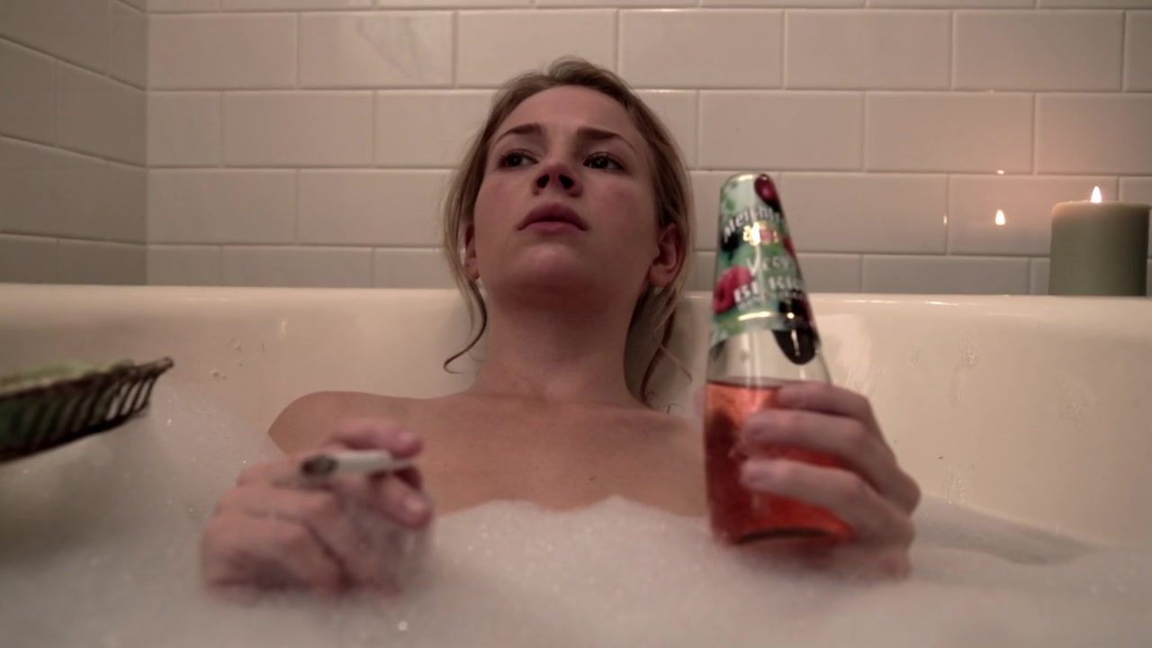 Bare Britt Robertson nude, Gia Mantegna nude – Ask Me Anything (2014) Trap