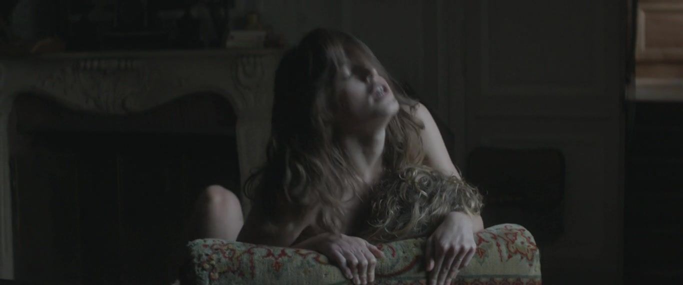 Pussy Fucking Gemma Arterton nude – Gemma Bovery (2014) Foursome - 1
