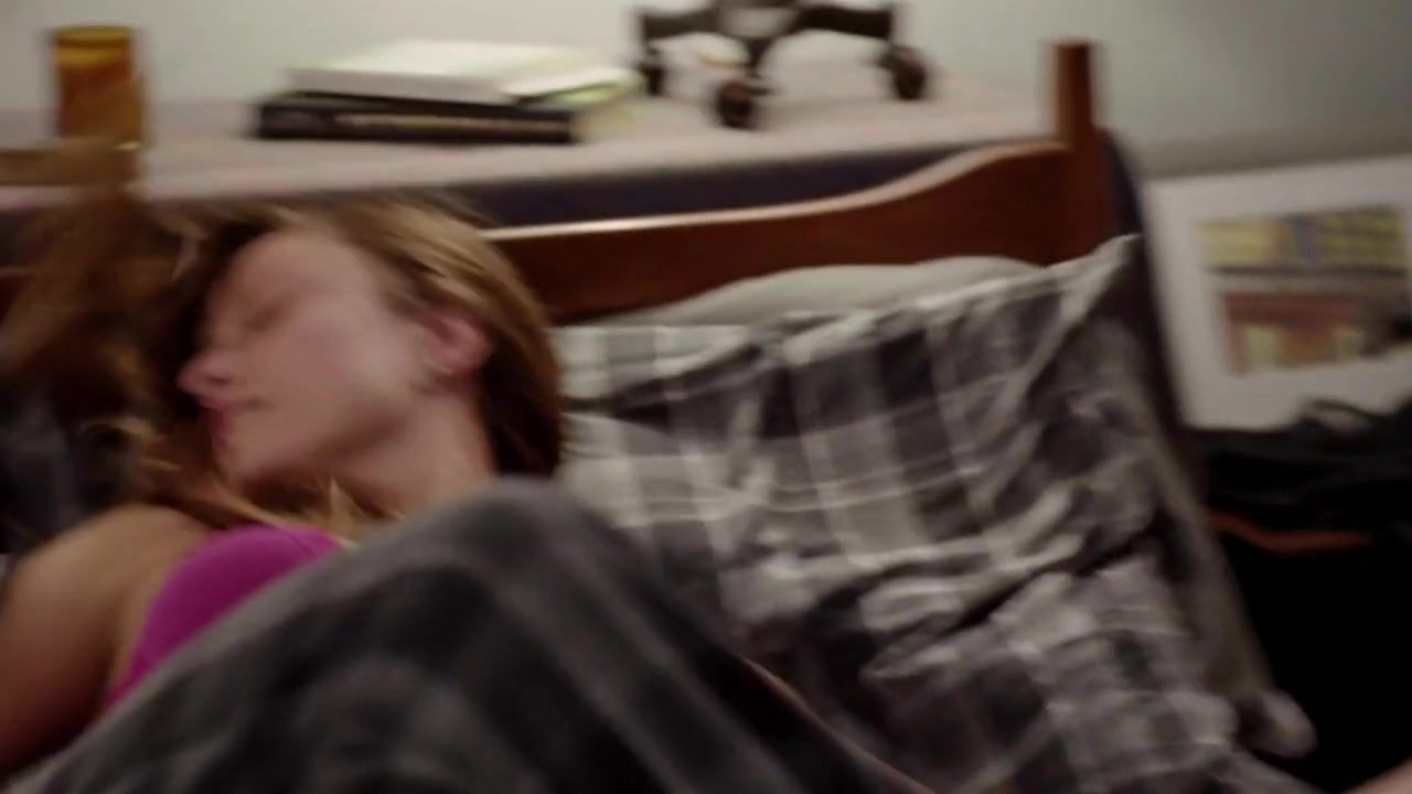 Gay Jessica McNamee nude – Sirens s01e05 (2014) RealLifeCam - 1