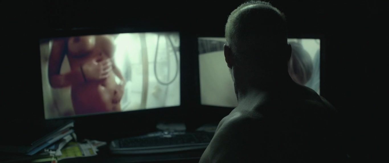 Cam Shows Sarah Baldwin nude – Slumlord (2015) Oiled - 2