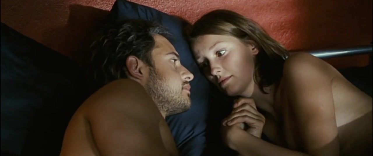 Assfucked Alexandra Maria Lara Nude - Vom Suchen und Finden der Liebe (2005) Gozo - 1