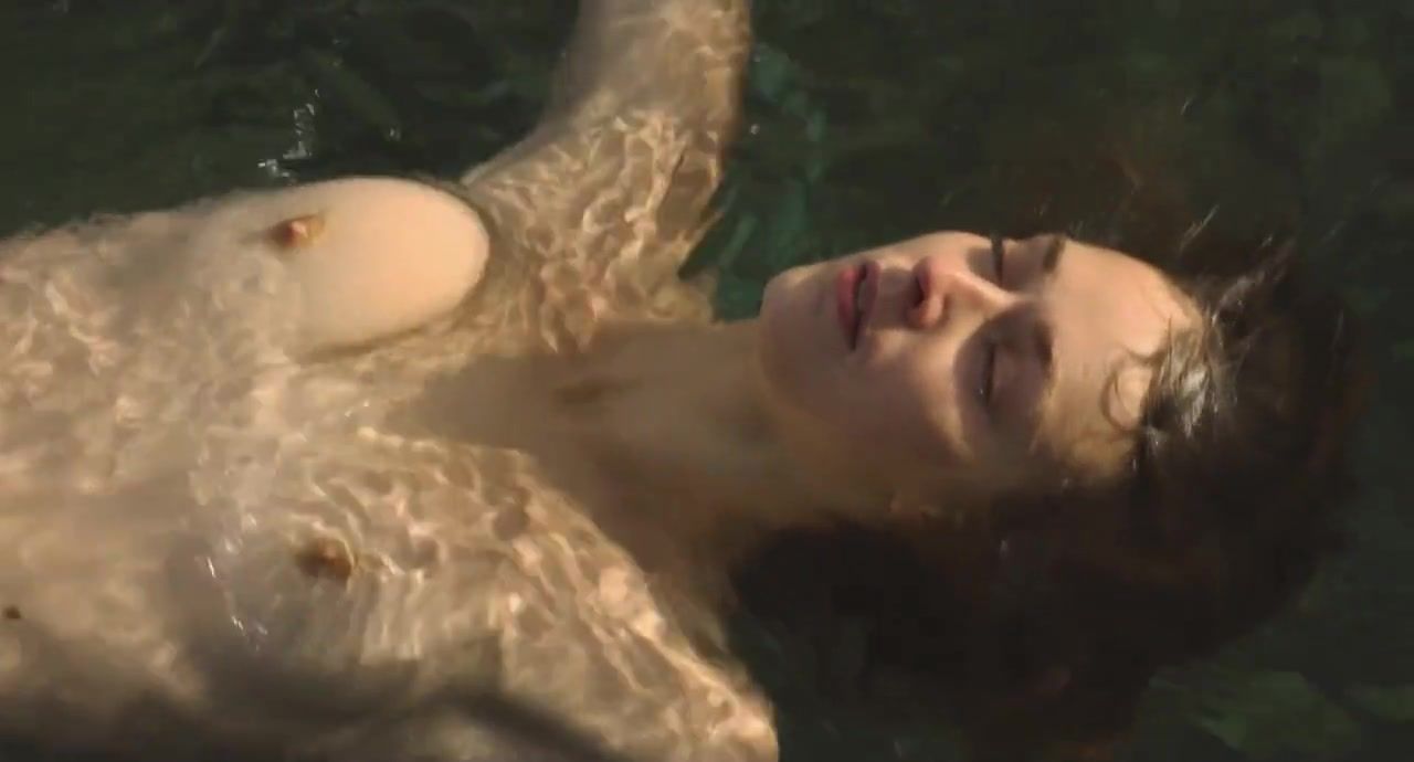 Pretty Claire Helene Cahen Nude - Lambeaux (2011) Comendo
