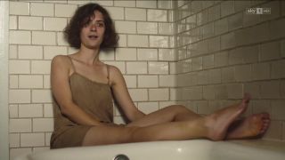 College Liv Lisa Fries Sexy, Leonie Benesch Nude - Babylon Berlin (2017) s02e01 UPornia