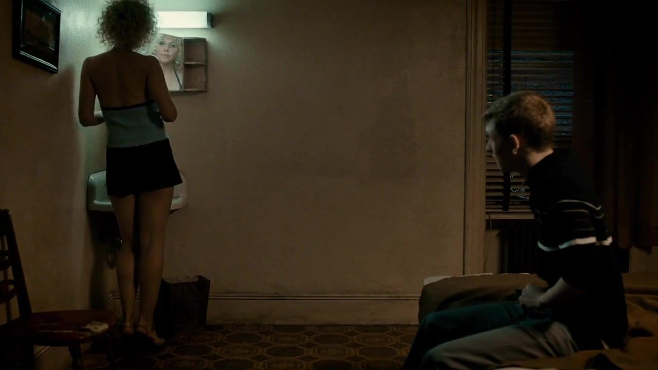 Stockings Maggie Gyllenhaal Nude - The Deuce s01e01 (2017) Innocent