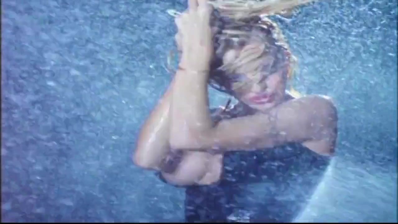 Pool Pamela Anderson Nude - Barb Wire (1996) Striptease RealLifeCam