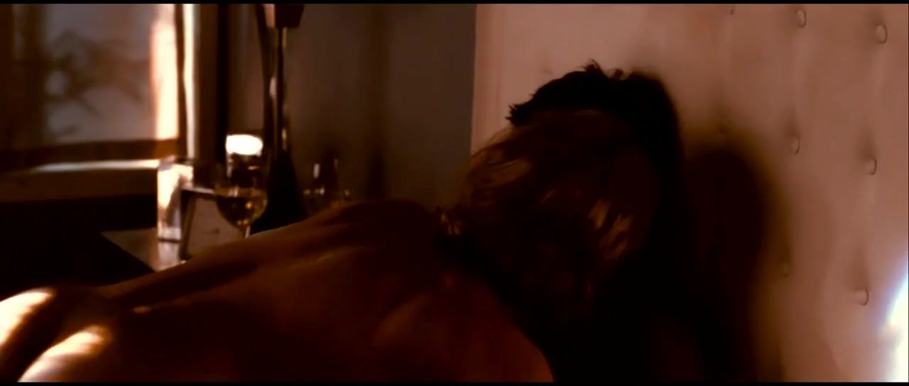 Wet Radha Mitchell Nude scene - Feast Of Love (2007) Travesti - 1