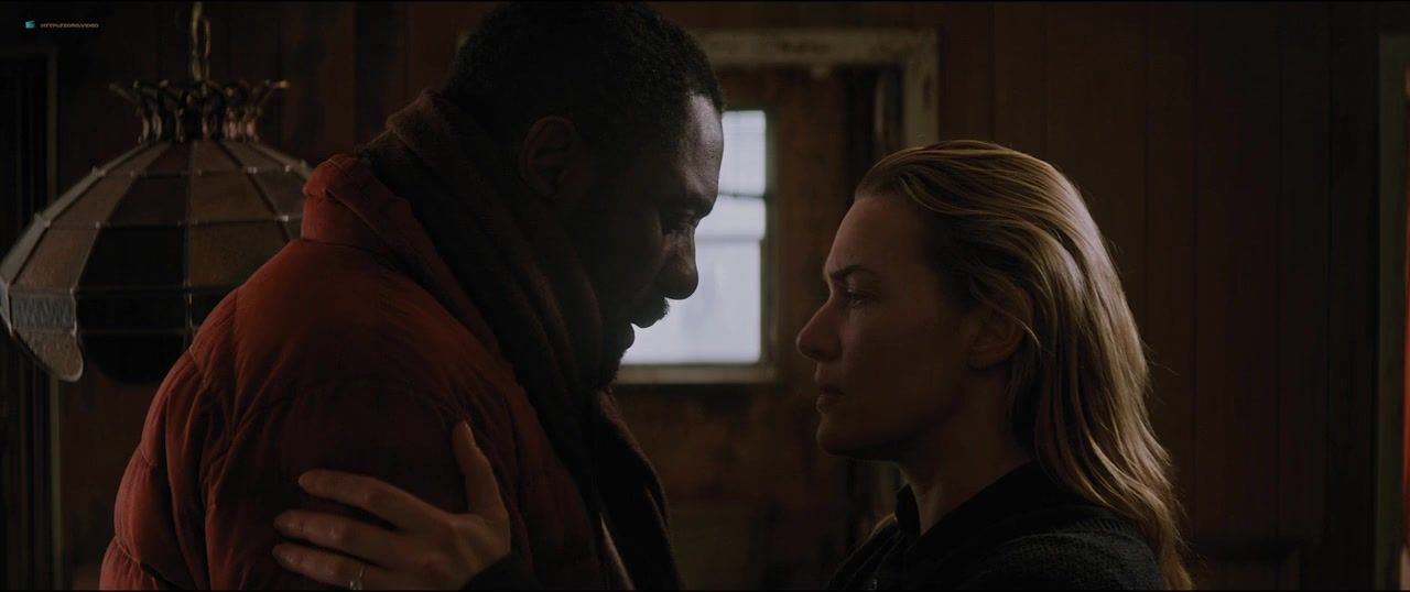 Bathroom Kate Winslet Sexy - The Mountain Between Us (2017) Ah-Me