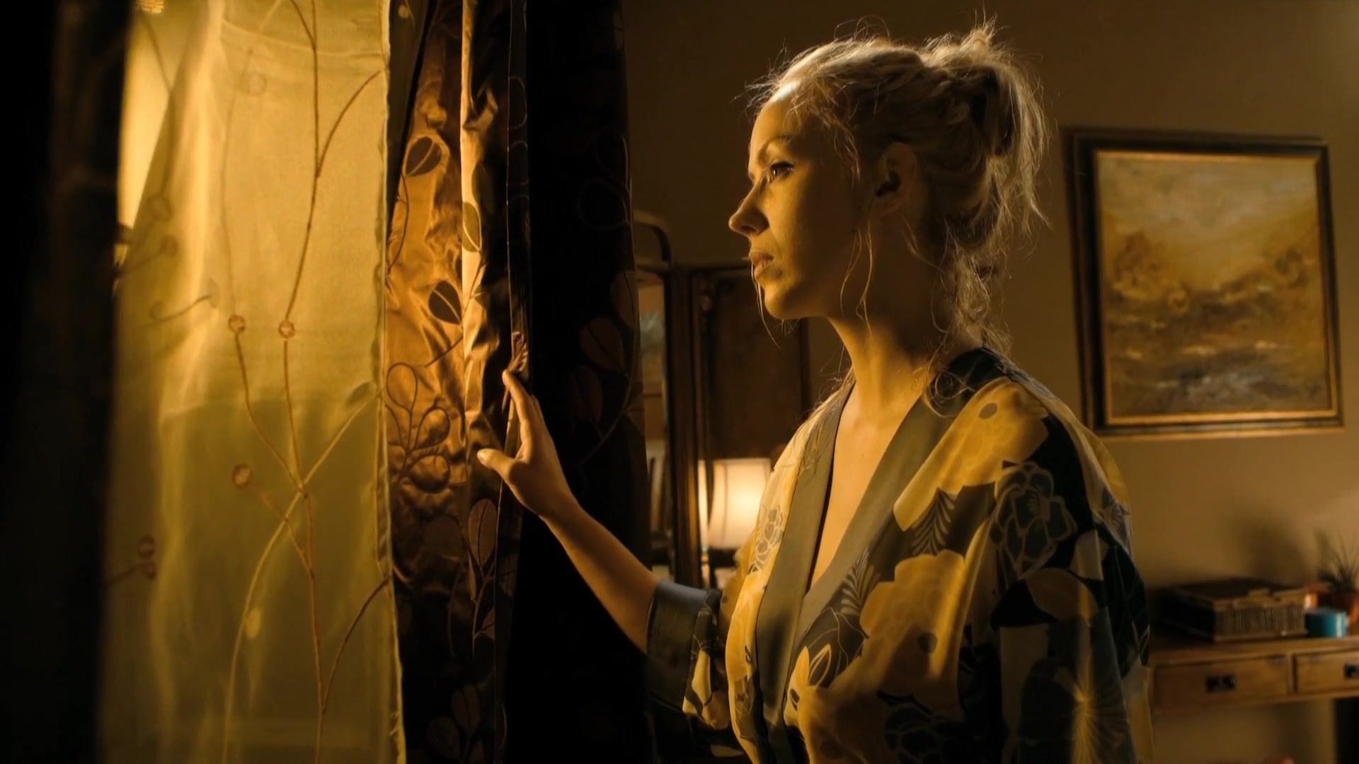 Brandy Talore Vica Kerekes nude - Muzi v nadeji (2011) Bondage
