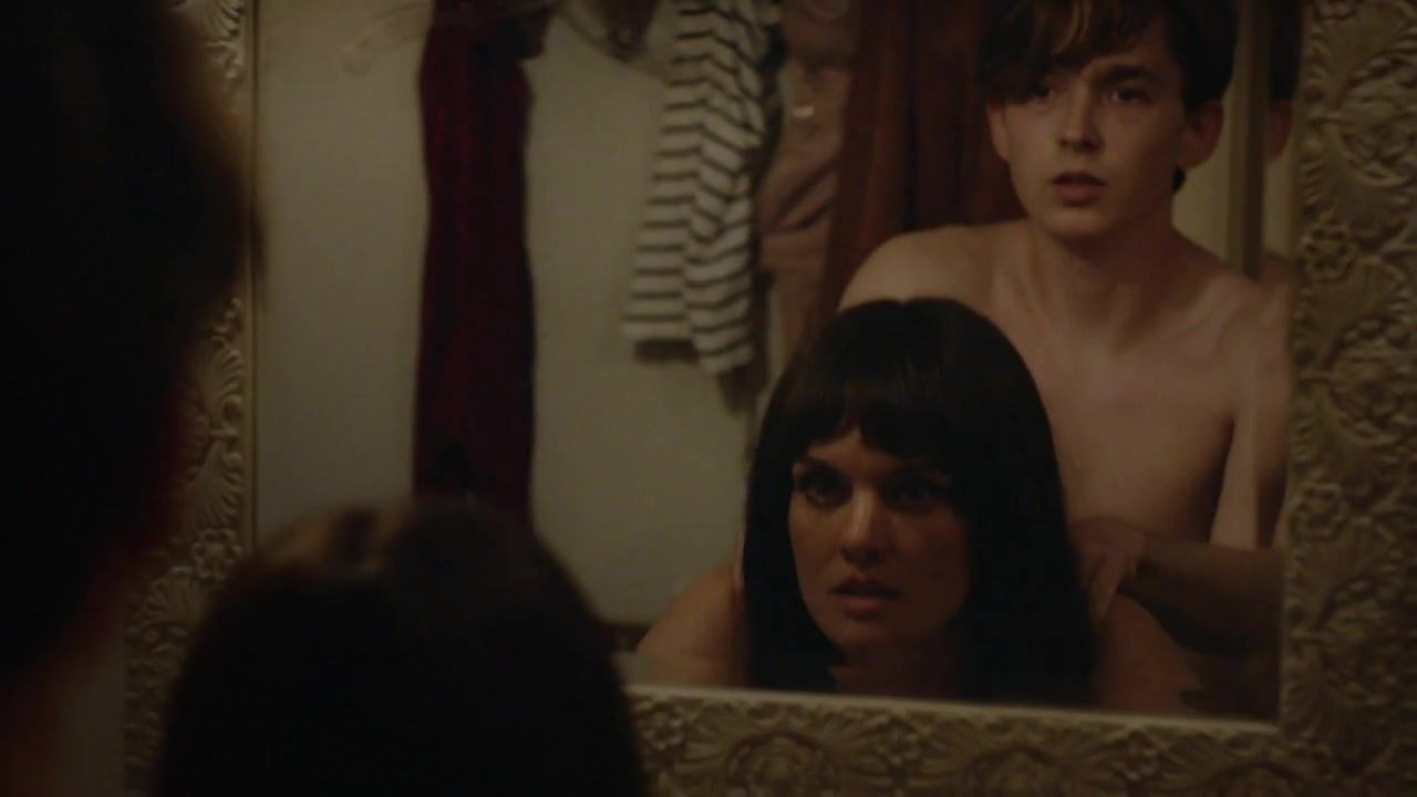 Natural Tits Frankie Shaw Nude - SMILF s01e08 (2017) Lily Carter - 1