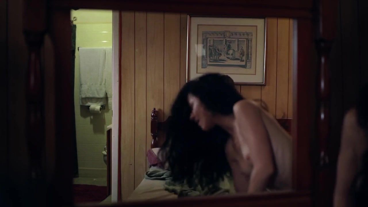 Travesti Nicola Fiore, Toni Ann Gambale Nude - Night of Something Strange (2016) LesbianPornVideos