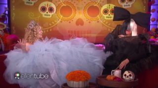 Putaria Beth Behrs Sexy - The Wickedly Fun - The Ellen DeGeneres Show 2016 FreeFutanariToons