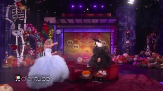 iFapDaily Beth Behrs Sexy - The Wickedly Fun - The Ellen DeGeneres Show 2016 Bucetuda