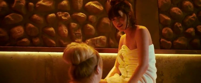 Gay Brokenboys Dakota Johnson, Alison Brie, Leslie Man Sexy - How to Be Single (2016) Gay Spank - 1