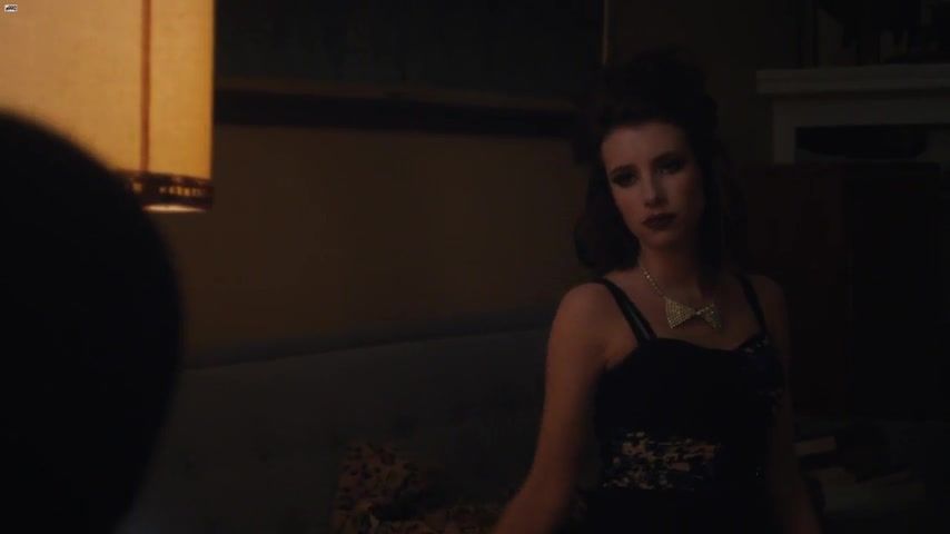 Beautiful Emma Roberts Sexy - Adult World (2013) Metendo