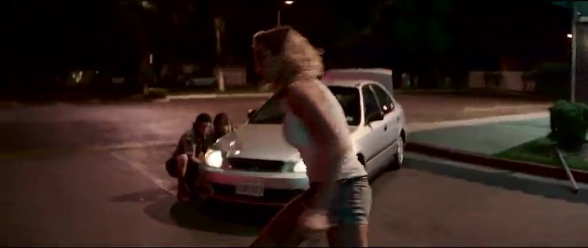 Ball Licking Sarah Dumont, Halston Sage Sexy - Scouts Guide to the Zombie Apocalypse (2015) Jeans