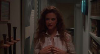 Double Penetration Kelly Preston Nude - Spellbinder (1988) Clothed