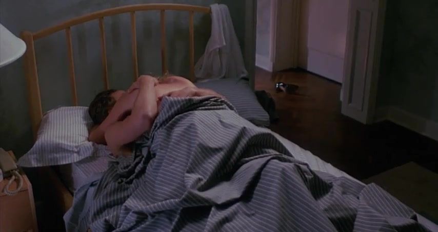 Piroca Lea Thompson, Victoria Jackson Nude - Casual Sex (1988) MagicMovies - 1