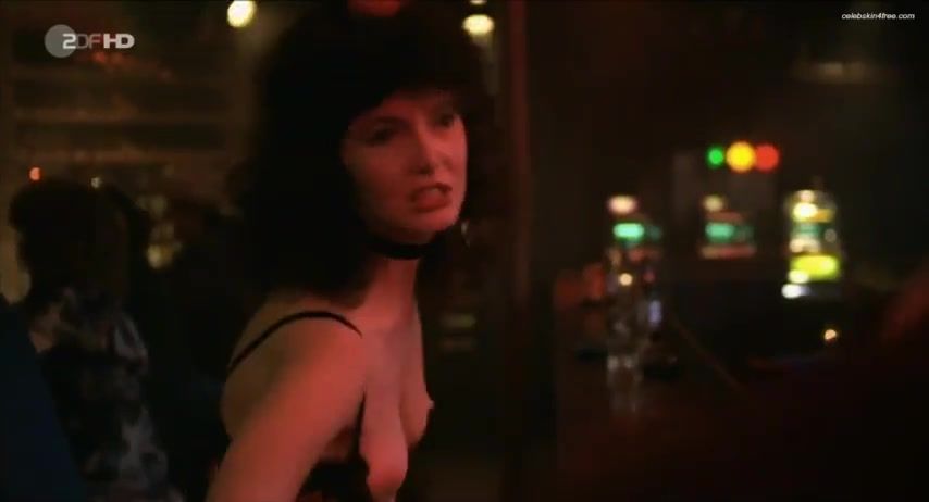 Dance Mary Steenburgen Nude - Melvin and Howard (1980) Public