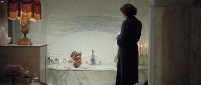 Mask Amy Adams Nude - Miss Pettigrew Lives for a Day (2008) Exhibition - 2