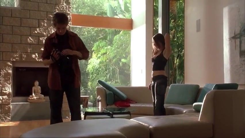 Young Petite Porn Anne Hathaway Nude - Havoc (US 2005) Finger - 2