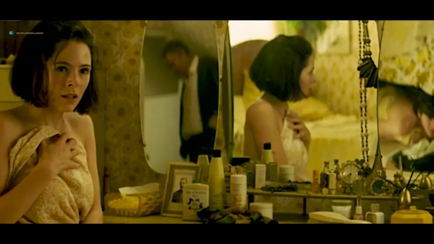 Double Blowjob Carey Mulligan, Elaine Cassidy Nude - When Did You Last See Your Father (UK 2007) Long Hair - 1