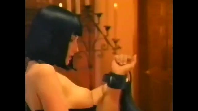 NaughtyAmerica Dita Von Teese Nude - Romancing Sara (1995) Que