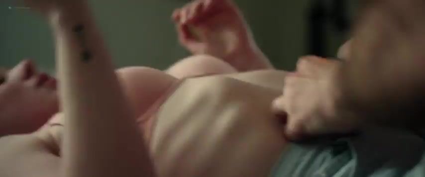 Stretching Erin Margurite Carter, Grace Glowicki Nude - Suck It Up (2017) Uncensored
