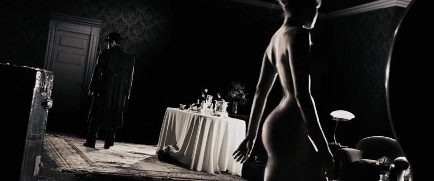 Punished Eva Mendes Nude - The Spirit (2008) Kissing