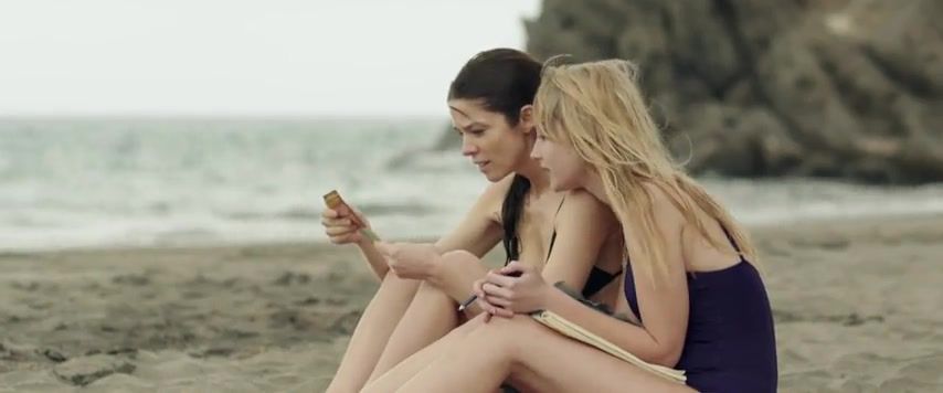Sentando Juana Acosta, Ingrid Garcia Jonsson Nude - Acantilado (2016) Women Sucking Dick - 1