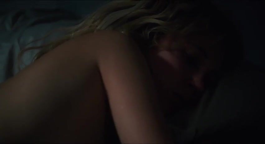 Hot Girl Pussy Juno Temple, Riley Keough Nude - Jack and Diane (2012 Titfuck