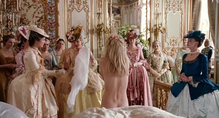 Free Fuck Clips Kirsten Dunst Nude - Marie Antoinette (2006) Bailando