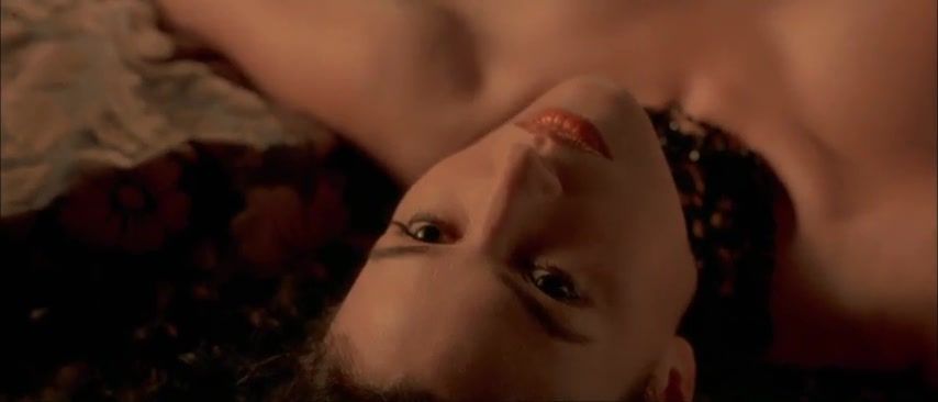 Small Monica Bellucci Nude - Le pacte des loups (2001) LupoPorno - 1