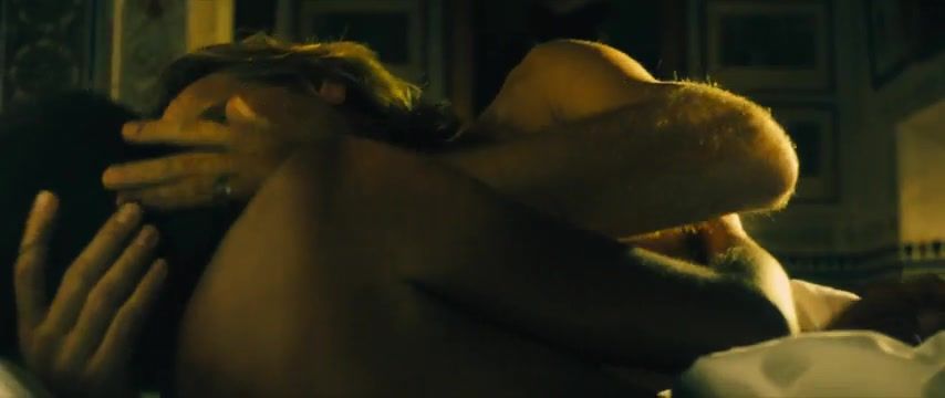 Forbidden Naomie Harris Nude - Our Kind of Traitor (2016) 18 Year Old