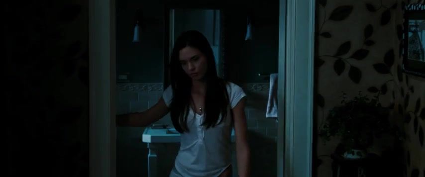 Big Natural Tits Odette Annable Nude - The Unborn (2009) KindGirls