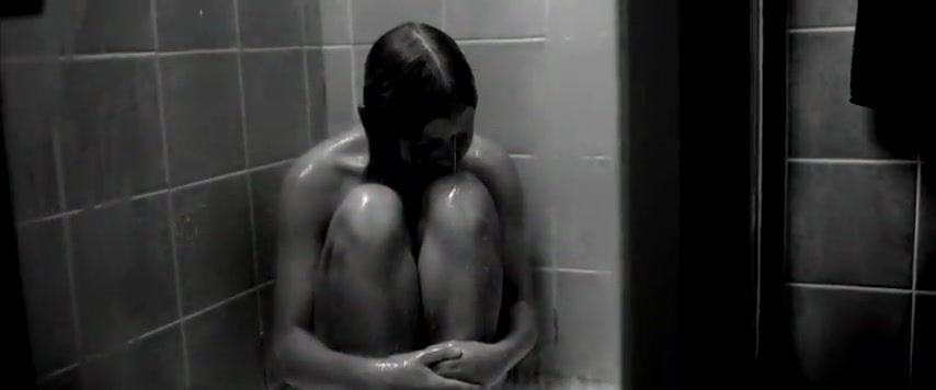 Petera Rose McIver Nude - Blinder (2013) HottyStop - 1