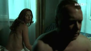 Athletic Theresia Haiger Nude - Die Lottosieger s01e10 (2009) Kiss