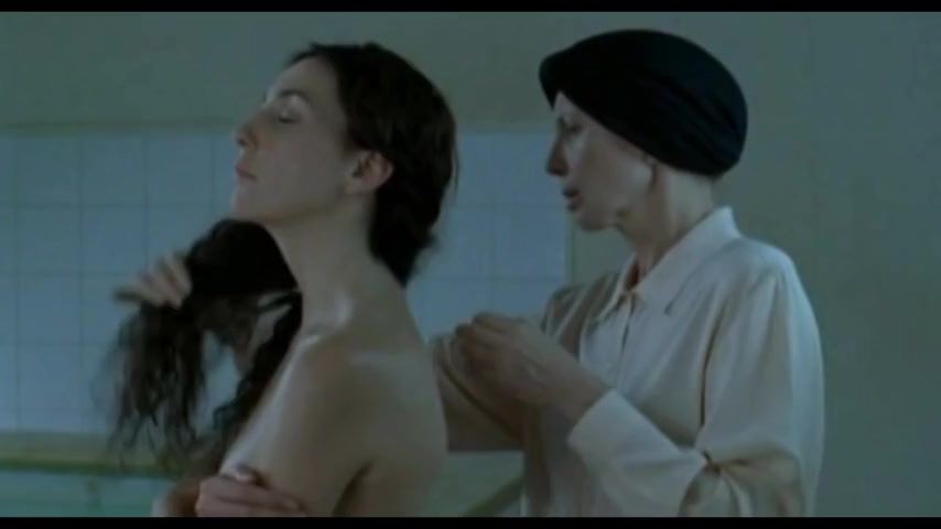 Petera Fanny Valette, Elsa Zylberstein Nude - La Petite Jerusalem (2005) Brunet