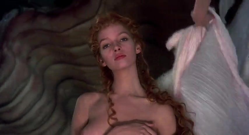 Vagina Uma Thurman Nude - The Adventures of Baron Munchausen (1988) Gay Gloryhole - 1