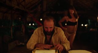 Big Butt Vimala Pons Nude - La loi de la jungle (2016) Job