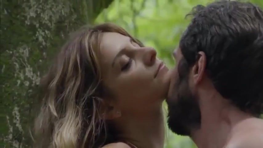 Italiana Carolina Chalita sexy - Amor De 4-s01e05 (2017) Outdoor Sex