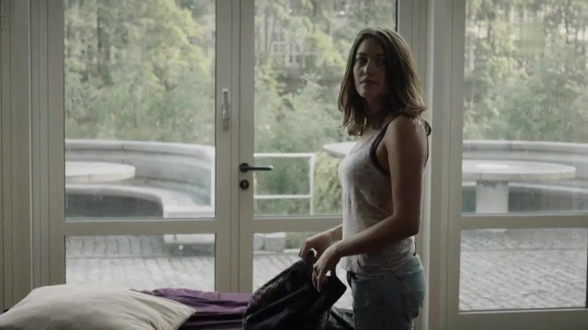 Squirt Maja Lehrer Nude - Sag mir nichts (2016) HomeMoviesTube - 1
