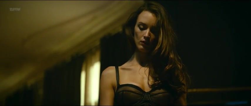 Pornorama Charlotte Le Bon Nude - Iris (FR 2016) Suck