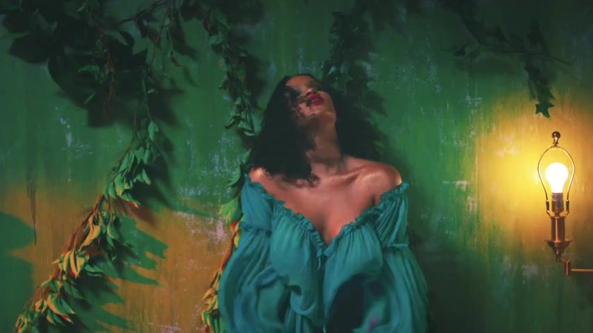 Prima Rihanna Sexy & DJ Khaled - Wild Thoughts ft. Bryson Tiller (2017) Hardcore Rough Sex - 1