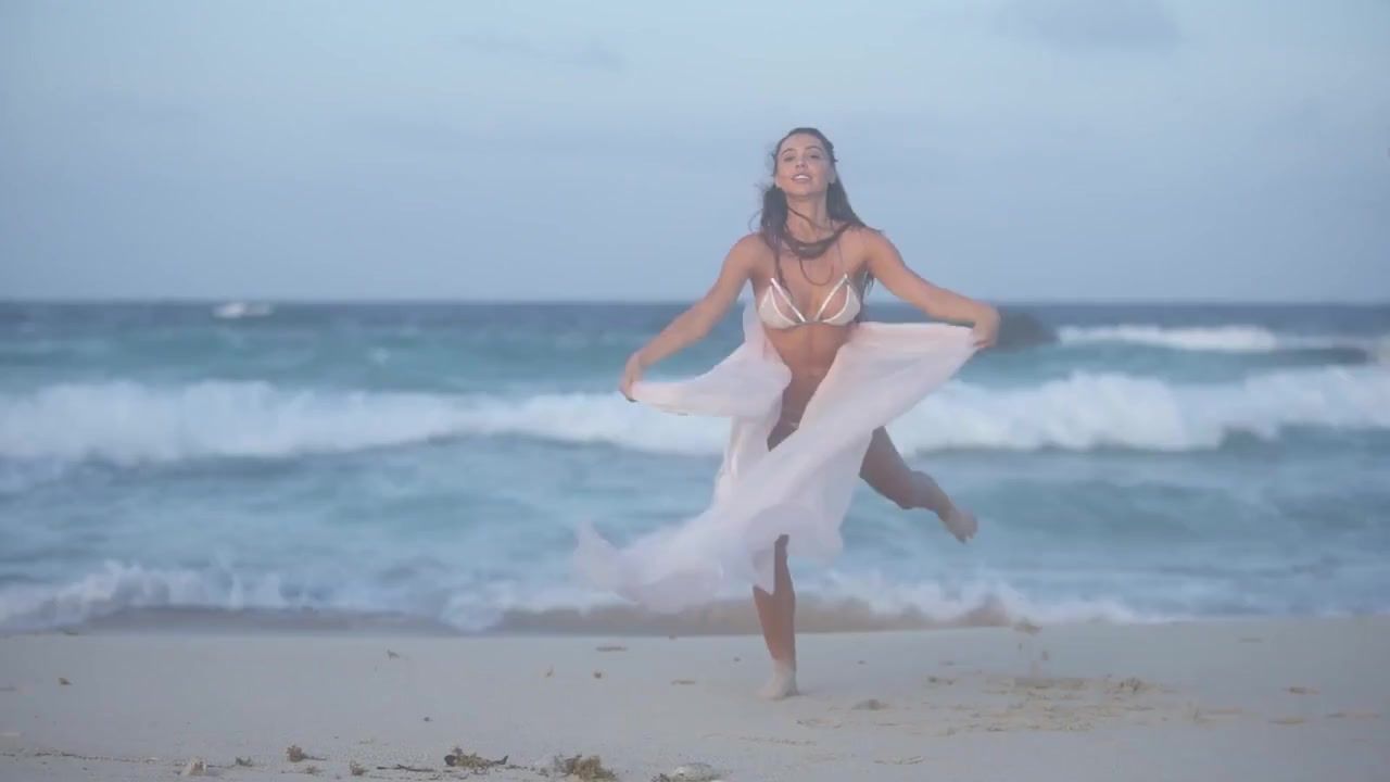 Alanah Rae Alexis Ren Sexy - Uncovered, Sports Illustrated Swimsuit 2018 Webcamshow - 2