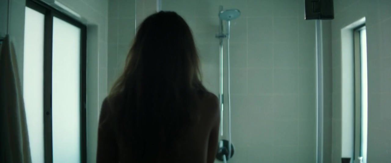Jerk Blake Lively Nude - All I See Is You (2016) Bubblebutt - 2