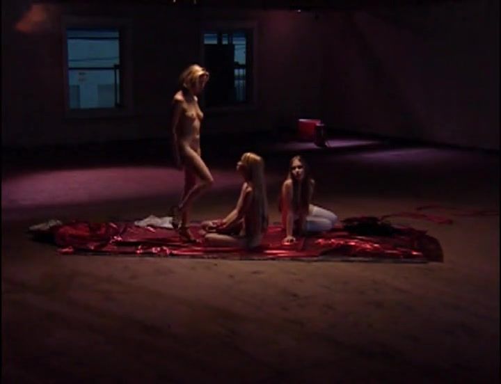 Amigos Misty Mundae nude (Erin Brown naked scene) - Dr. Jekyll & Mistress Hyde (2003) Tats - 1