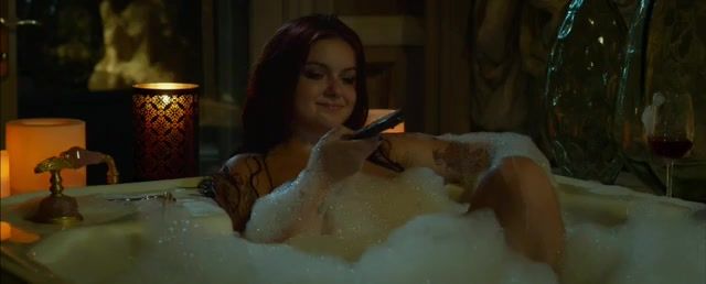 Black Ariel Winter, etc Nude & Sexy - The Last Movie Star (2017) Stepdaughter - 1